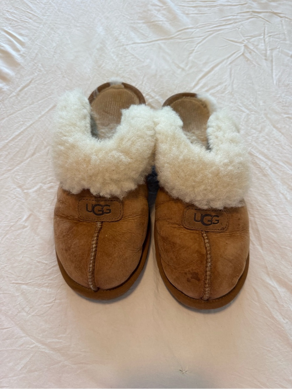 UGG Women’s Chestnut Shearling Clog Slippers - Chestnut